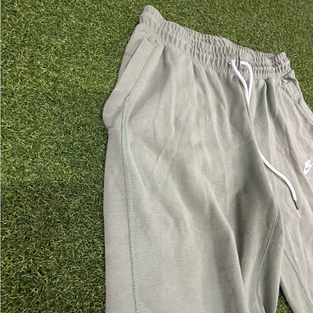 Nike Sportswear Joggers Mens Medium Sage Green Fleece Sweatpants CZ9942-387 - Picture 2 of 9